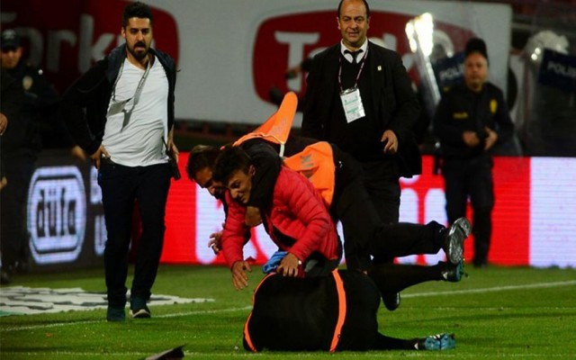 Dünya bu rezaleti konuşuyor