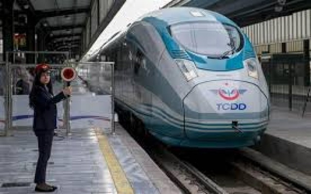 Ankara - İstanbul arası 1,5 saate iniyor
