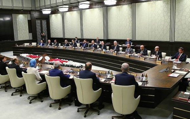Selvi: Başbakan belli,7 bakan değişiyor