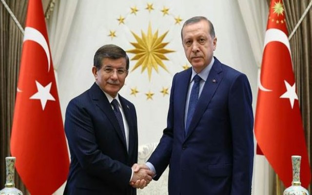 Davutoğlu istifasını Cumhurbaşkanı'na sundu