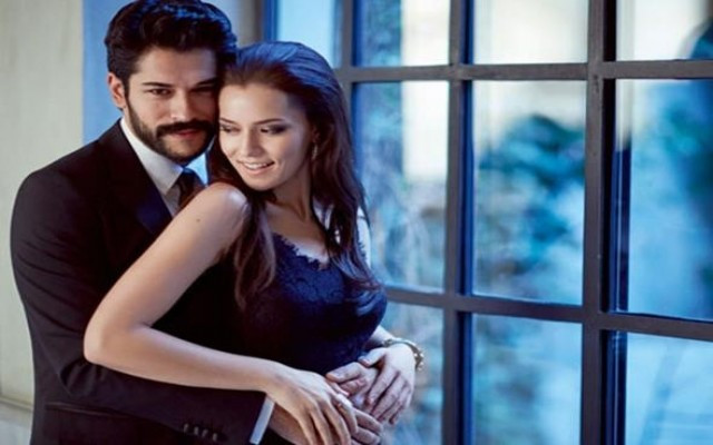 Burak Özçivit kesenin ağzını açtı