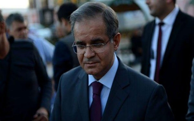 Füzeleri yakalayamam diyen Vali de gitti
