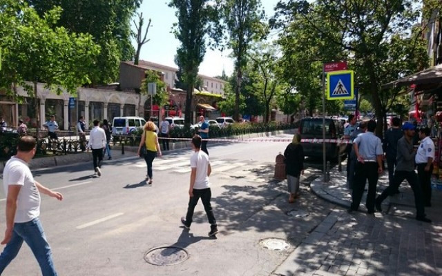 Vezneciler'de yine şüpheli paket