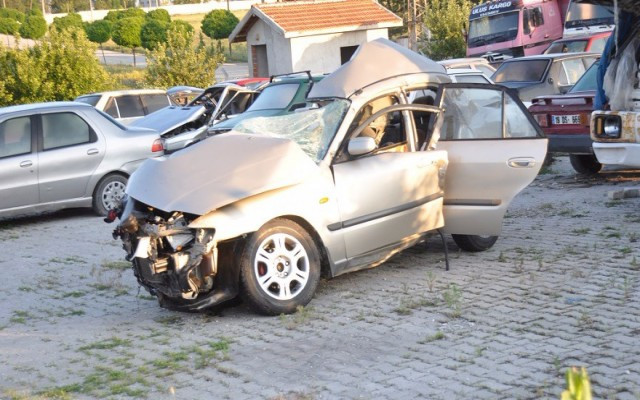 Cenaze yolunda kaza: 6 ölü