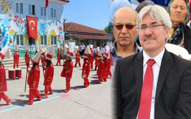 Eğitim Müdüründen 10'uncu Yıl marşı yasağı