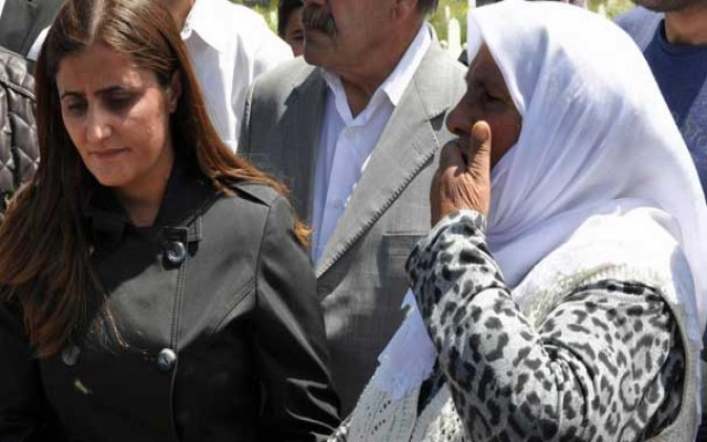 PKK'lının cenazesinde HDP'li vekil