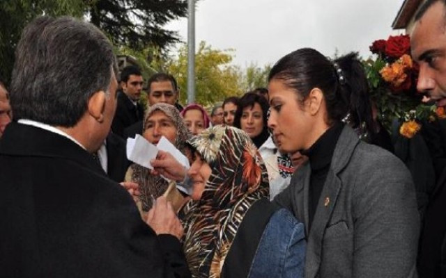 Şehit kadın polise duygu dolu mesajlar