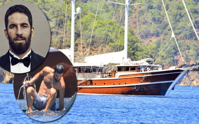 Arda'nın 24 binlik lüks tekne keyfi