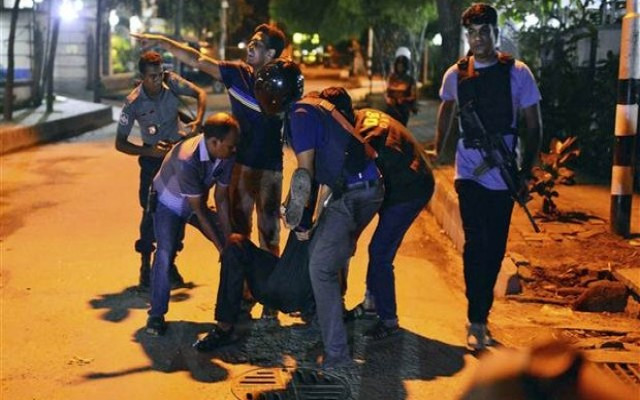 Işid Bangladeş'te restoran bastı