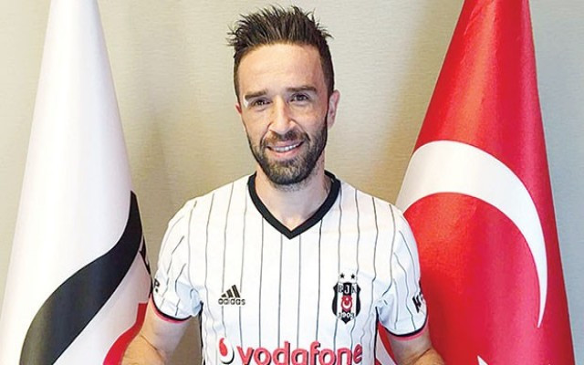 Gökhan Gönül'den ilginç veda