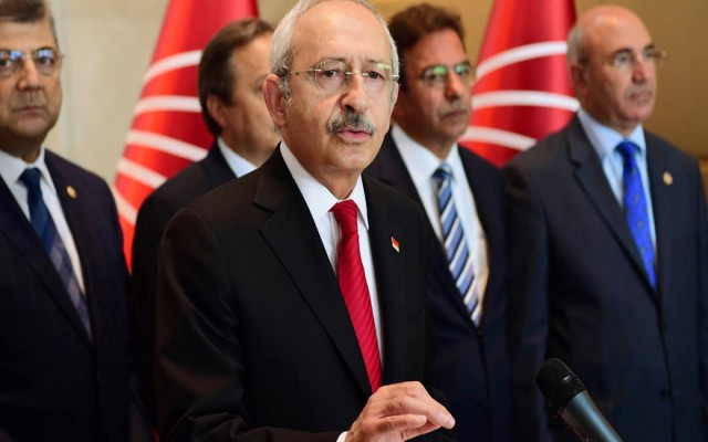 Kılıçdaroğlu: Barut kokusunu dağıtmalıyız