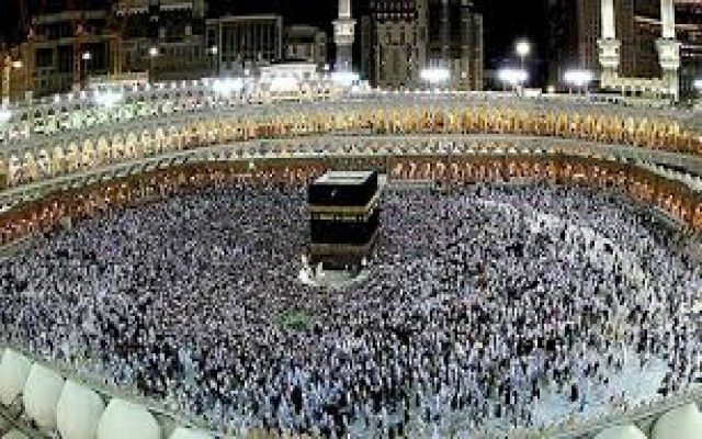 Kabe'de bayram namazına rekor katılım