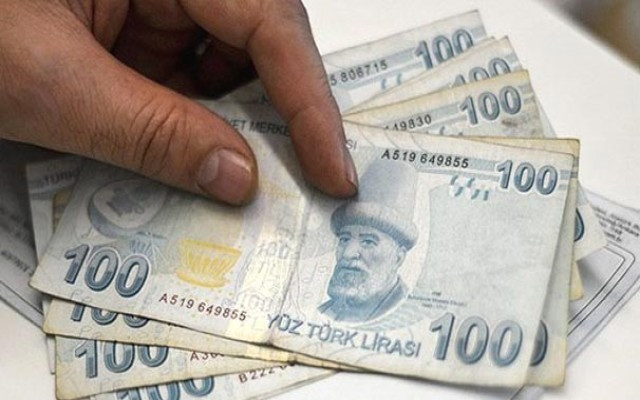 Bayram öncesi memur ve emekliye maaş müjdesi