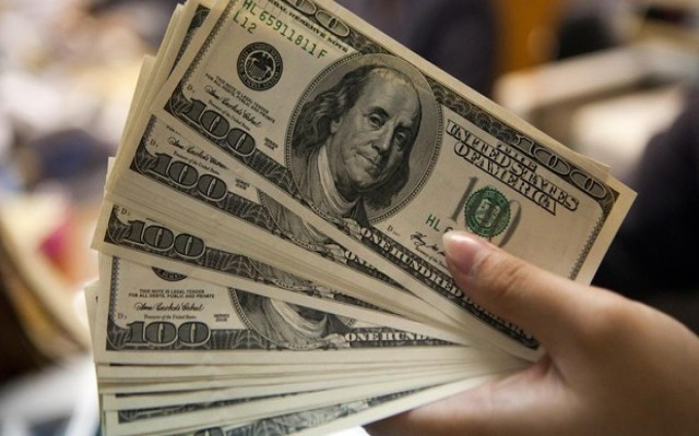 Dolar bayram tatili dinlemedi