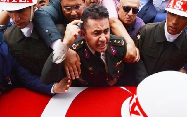 O Yarbay da ihraç edildi