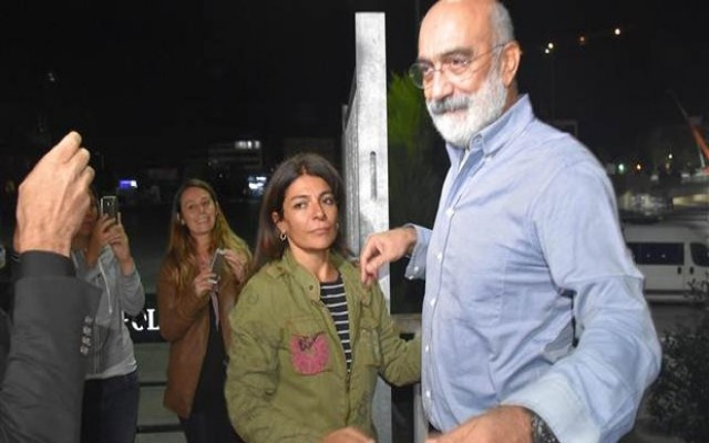 Mehmet Altan tutuklandı Ahmet Altan serbest