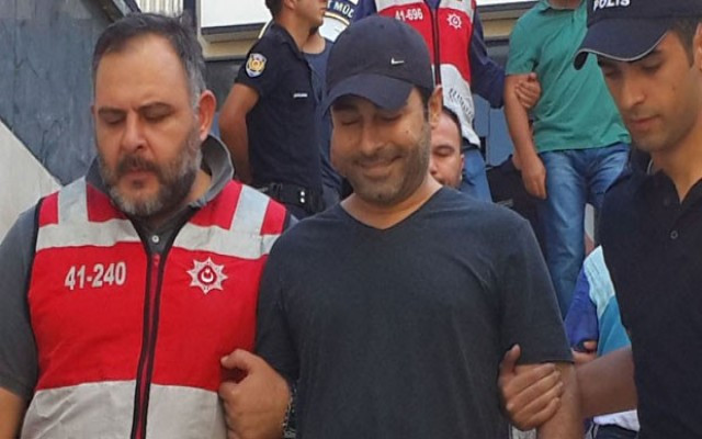 Atilla Taş Bilseydim selam bile vermezdim
