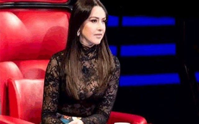 Hadise'nin kıyafeti yine olay oldu