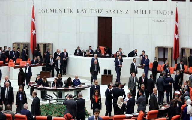 Yeni anayasada ikinci tur hızlı başladı