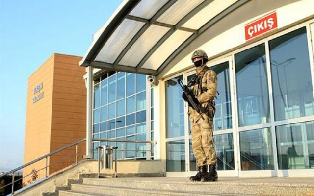 El Bab'ta savaşan askerlere darbe tebligatı