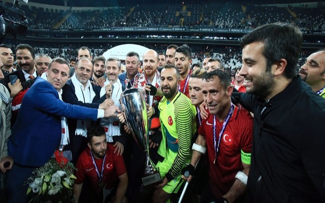 Şampiyon golcünün ağlatan öyküsü