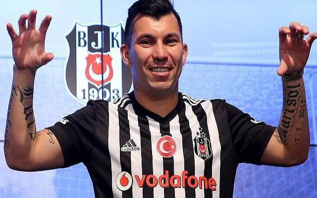 Beşiktaş'ta flaş ayrılık