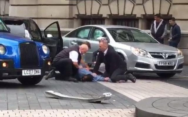 Londra'da dehşet: yaralılar var