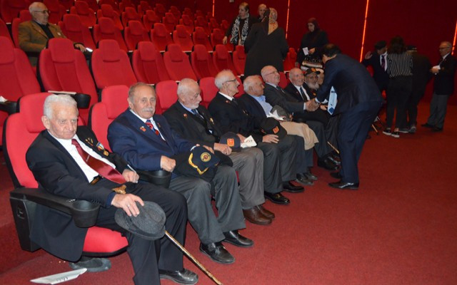 Oscar yolcusu Ayla'yı Kore gazileri izledi