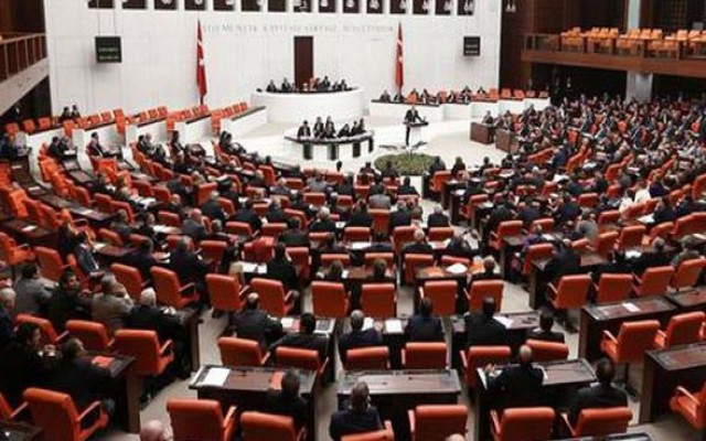 Cin Ali sözü Meclsi karıştırdı