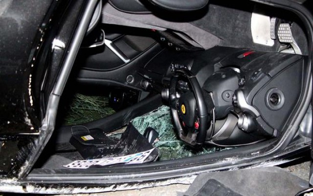 Ferrariyle takla atan Burak Yılmaz iyiymiş