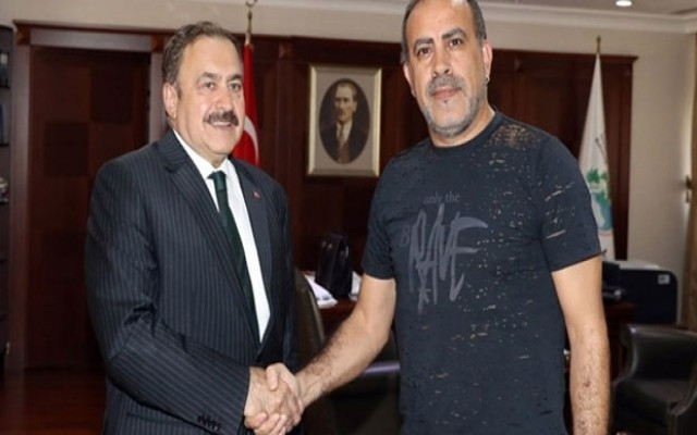 Bakan yazdı Haluk Levent okudu