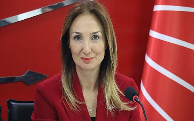 Aylin Nazlıaka CHP'ye dönmek için çalışıyor