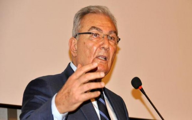 Deniz Baykal tedavi için Almanya'ya gitti