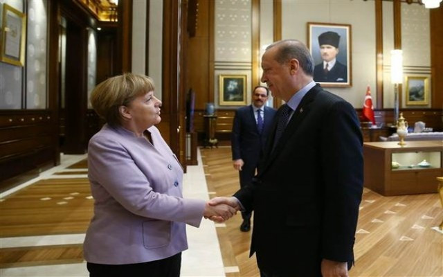 Erdoğan'dan Merkel'e İslamist terör tepkisi