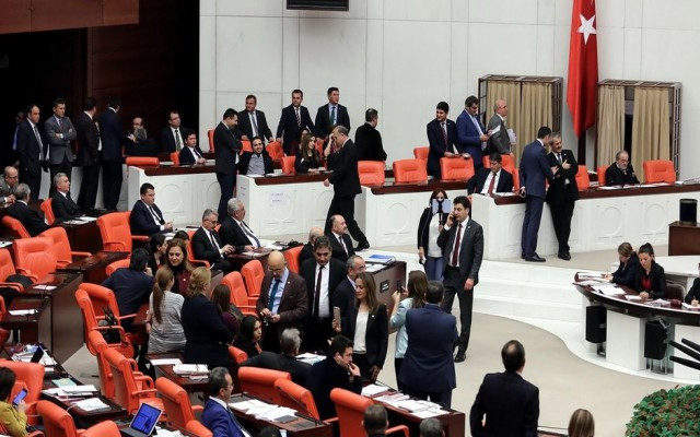 Torba kanun teklifi Meclis'ten geçti