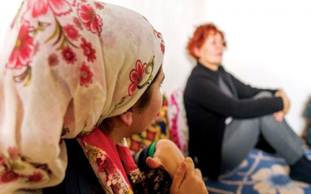 O köyde yüz kızartan gelenek