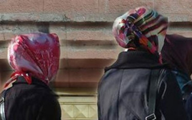 Avrupa'da çalışanlara başörtüsü yasağı geliyor