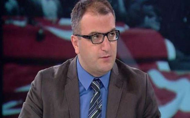 Cem Küçük'e şok üstüne şok