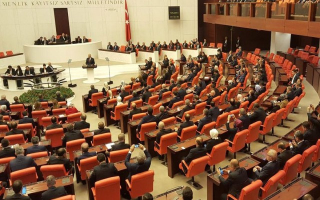 Meclis'te tansiyon yükseldi