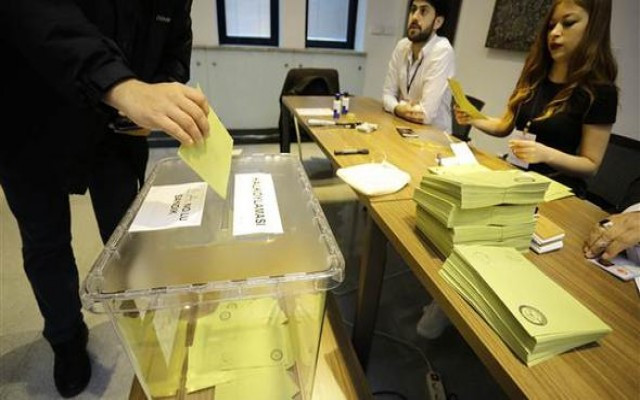 Alman DW referandum anketini yayınladı