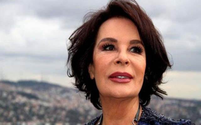 Hülya Koçyiğit'ten haber var