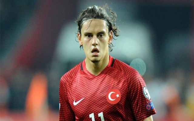 Ünlü futbolcu 14 milyon Euro'ya transfer oldu
