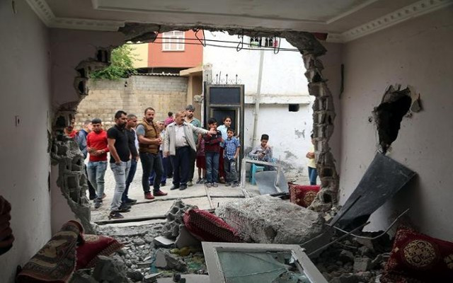 Panzer eve daldı iki çocuk yataklarında öldü