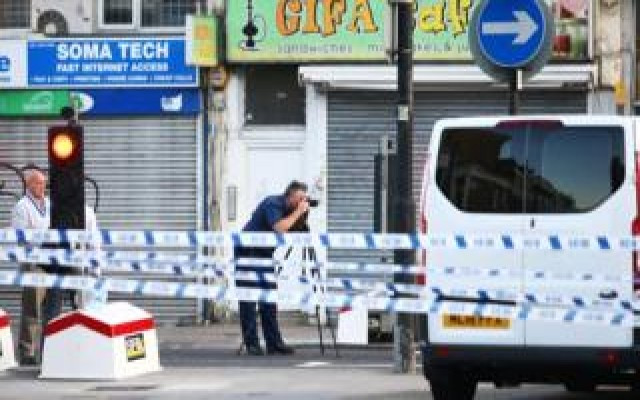Londra'da camiden çıkanlara saldırı