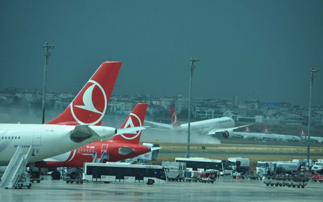 Atatürk Havalimanı'nda şaka gibi olay