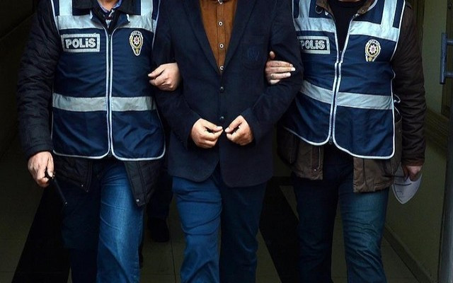 İki Bakanlıkta FETÖ operasyonu