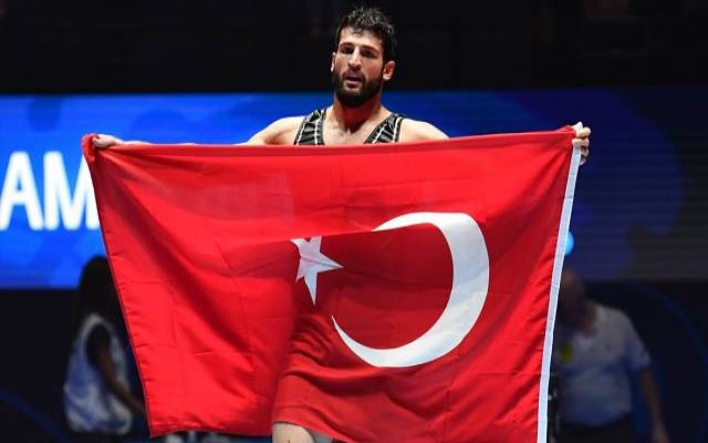 Bir Dünya şampiyonumuz daha oldu