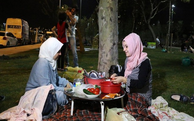 Muson rüzgarları İstanbulluları uyutmadı