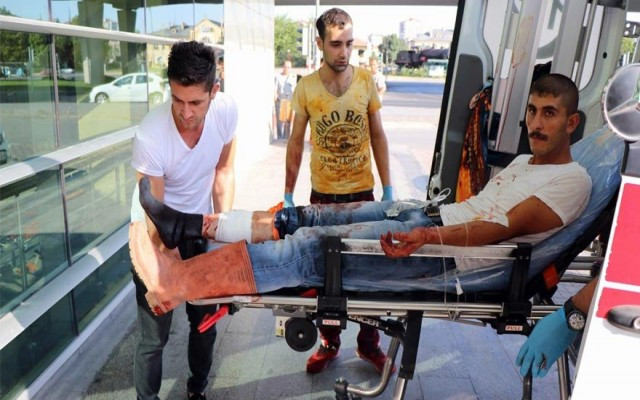 Acemi kasaplar yine iş başında