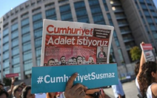 Cumhuriyet çalışanları hakim karşısında